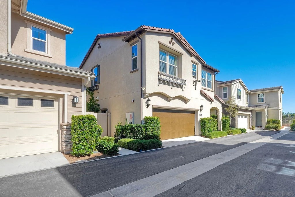 Photo of 1817 Artemisia Ct, Carlsbad, CA 92011 (MLS # 260025089)