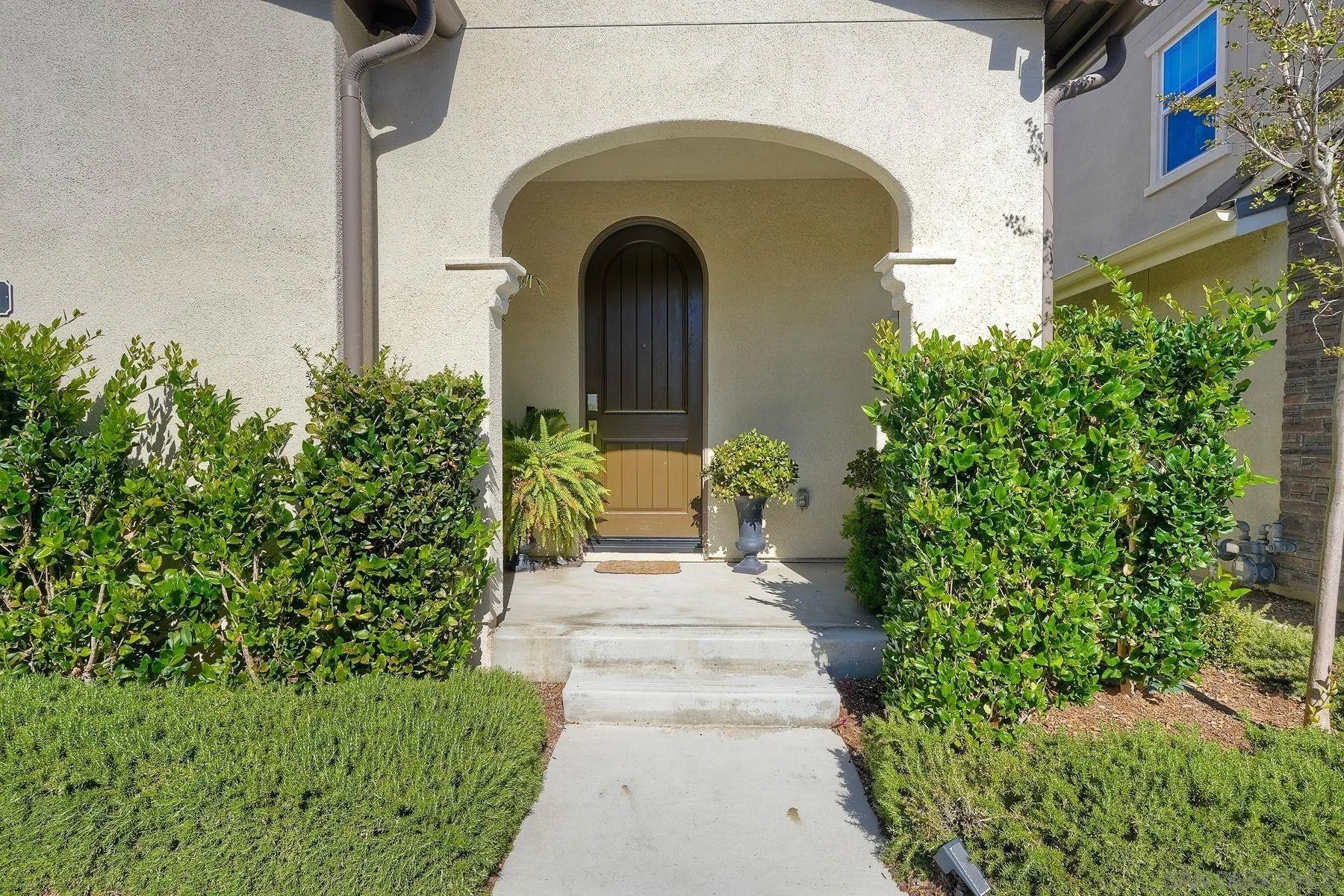 1817 Artemisia Ct