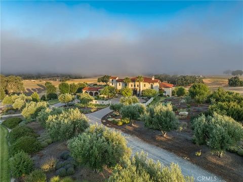 Photo of 3030 Templeton Rd, Templeton, CA 93465 (MLS # NS25155985)