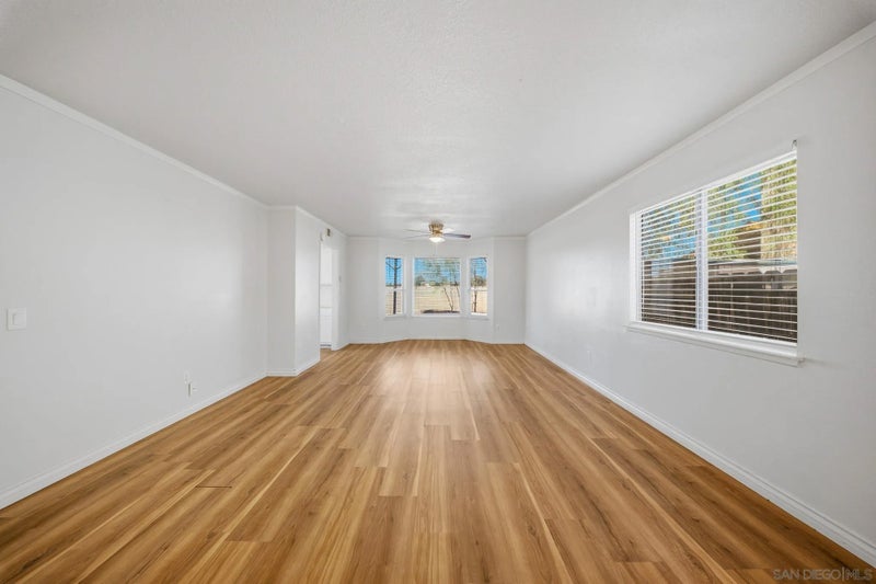 2590 W Elm