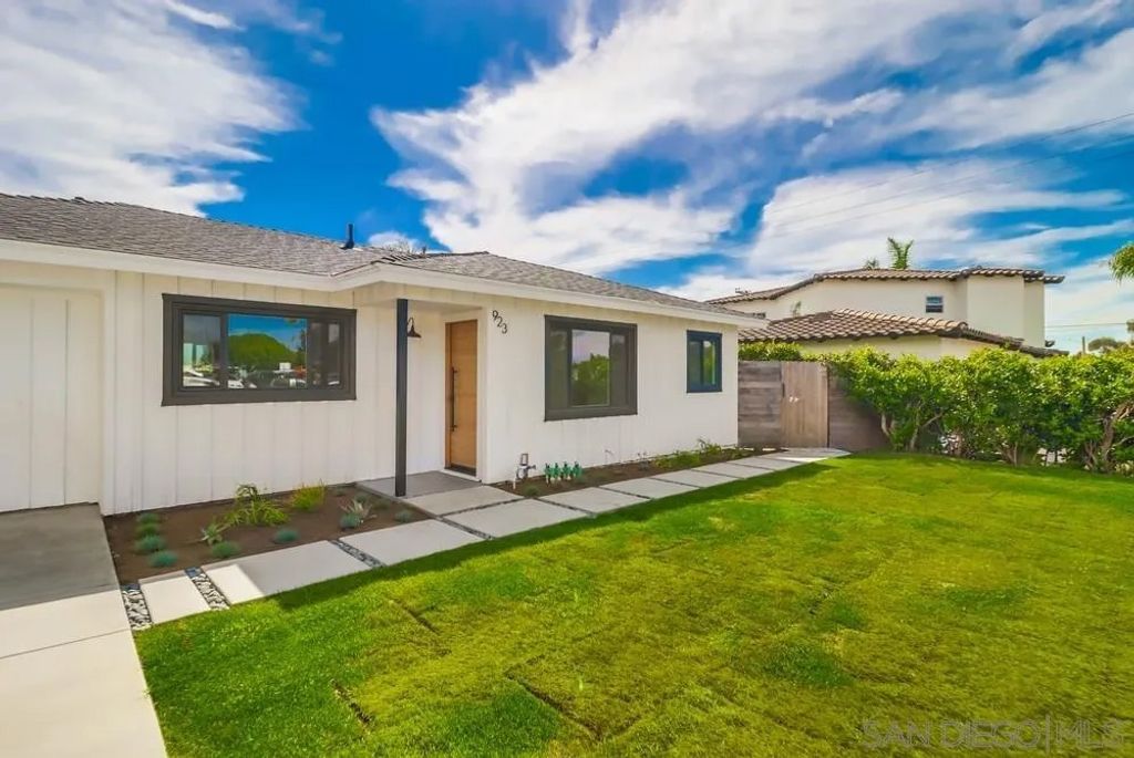 Photo of 923 Melba Rd, Encinitas, CA 92024 (MLS # 250044803)