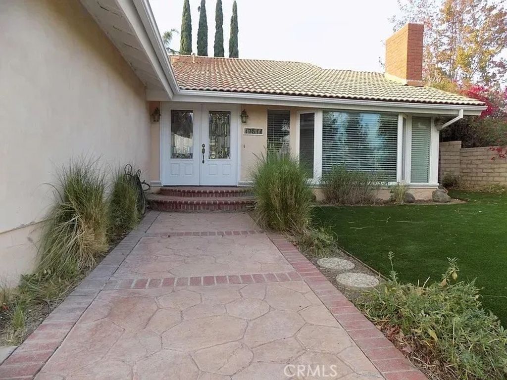 Photo of 17511 Tuscan Dr, Granada Hills, CA 91344 (MLS # GD26022680)