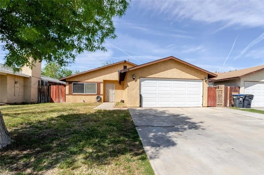 Photo of 44415 Watford Avenue, Lancaster, CA 93535 (MLS # CV26068191)