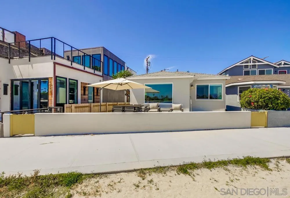 3286-88 Bayside Walk