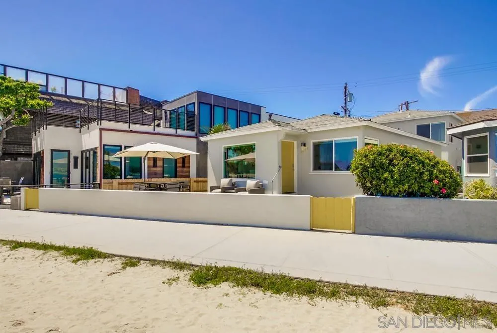 3286-88 Bayside Walk