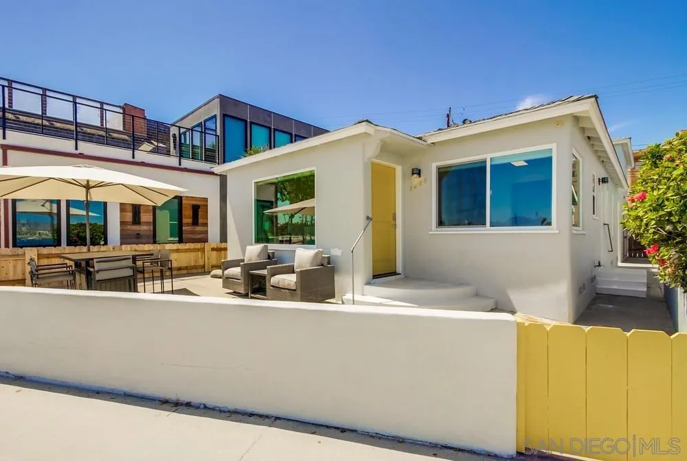 3286-88 Bayside Walk