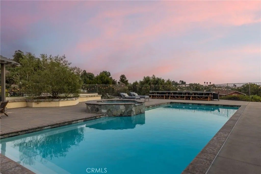 Photo of 4 Golden Meadow Lane, Fallbrook, CA 92028 (MLS # SW25180832)