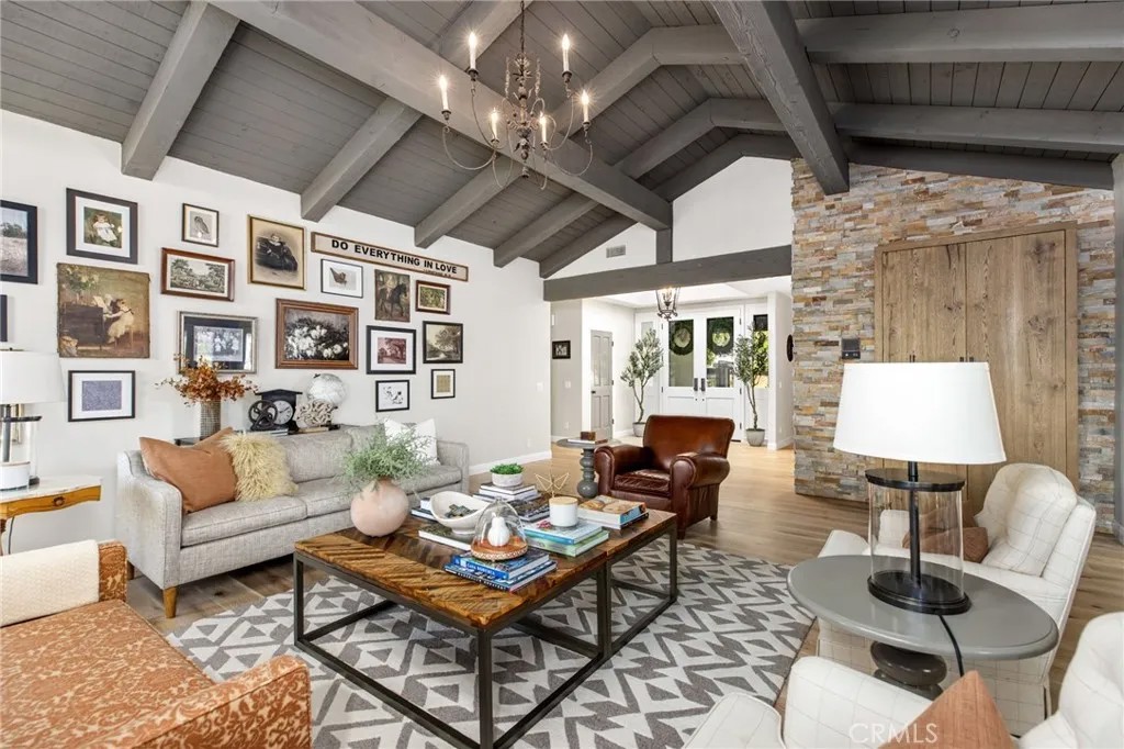 4 Golden Meadow Lane