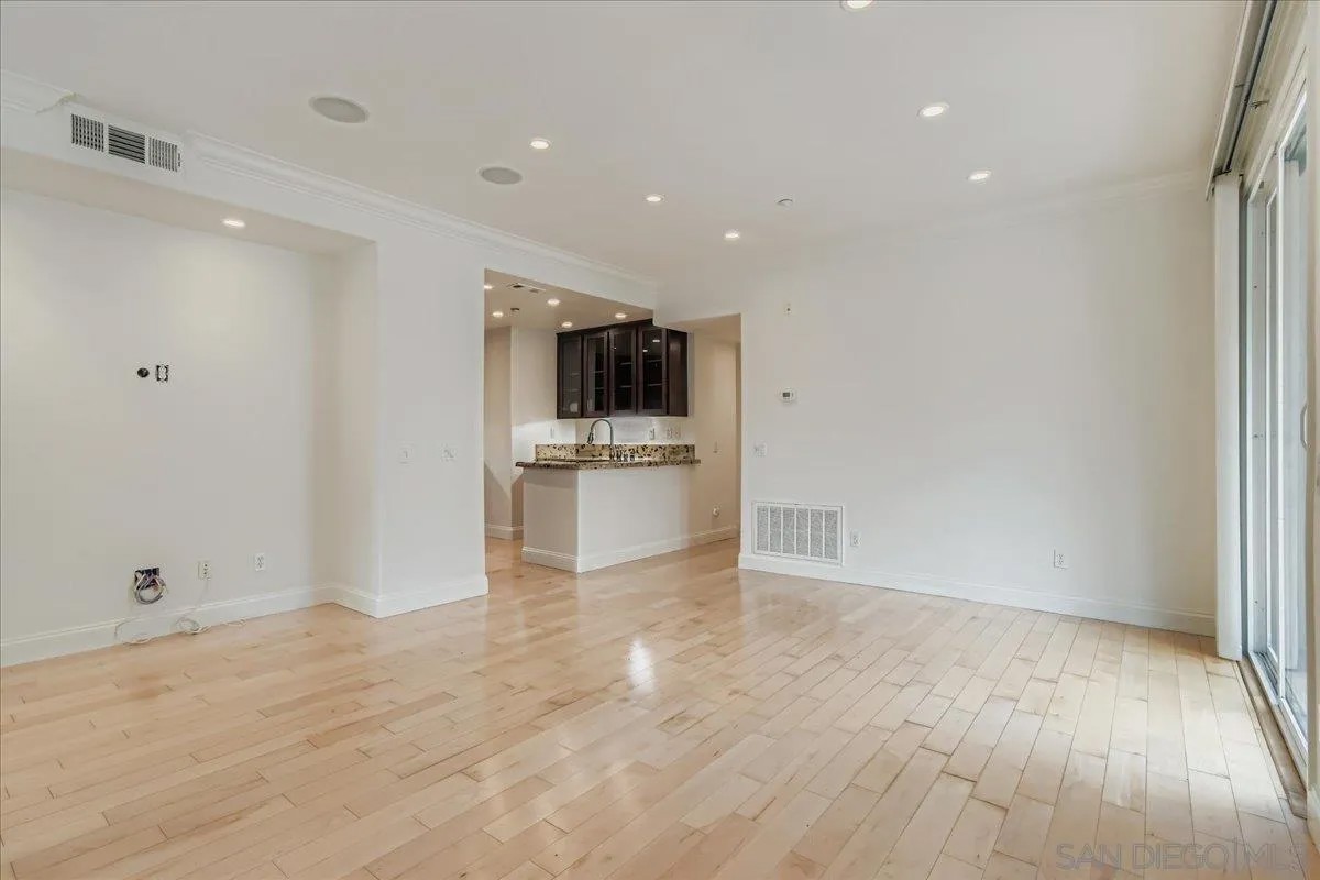 8836 Promenade North Pl