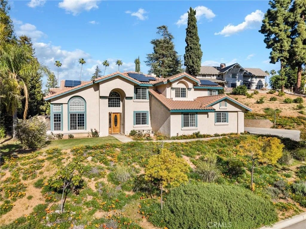 Photo of 1617 Garden St, Redlands, CA 92373 (MLS # IG26040420)