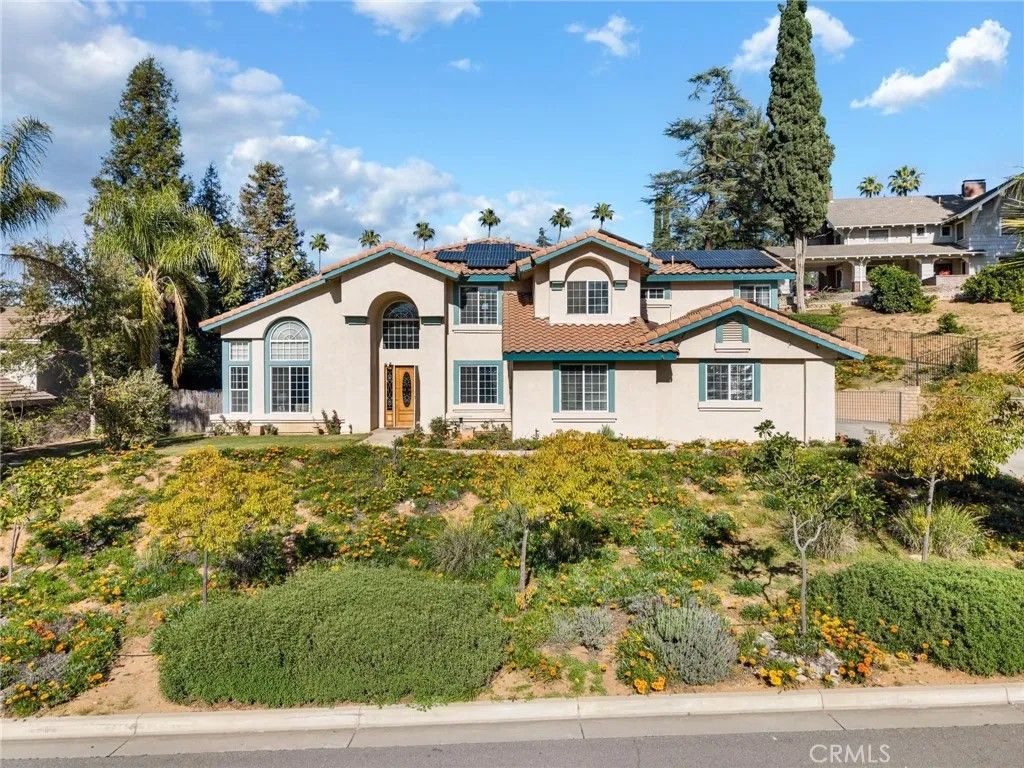 Photo of 1617 Garden St, Redlands, CA 92373 (MLS # IG26040420)