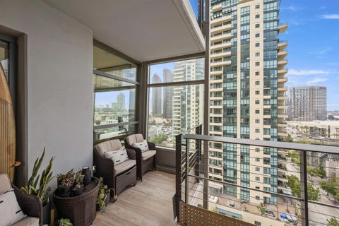 Tiny photo for 645 Front St #1215, San Diego, CA 92101 (MLS # 250039811)