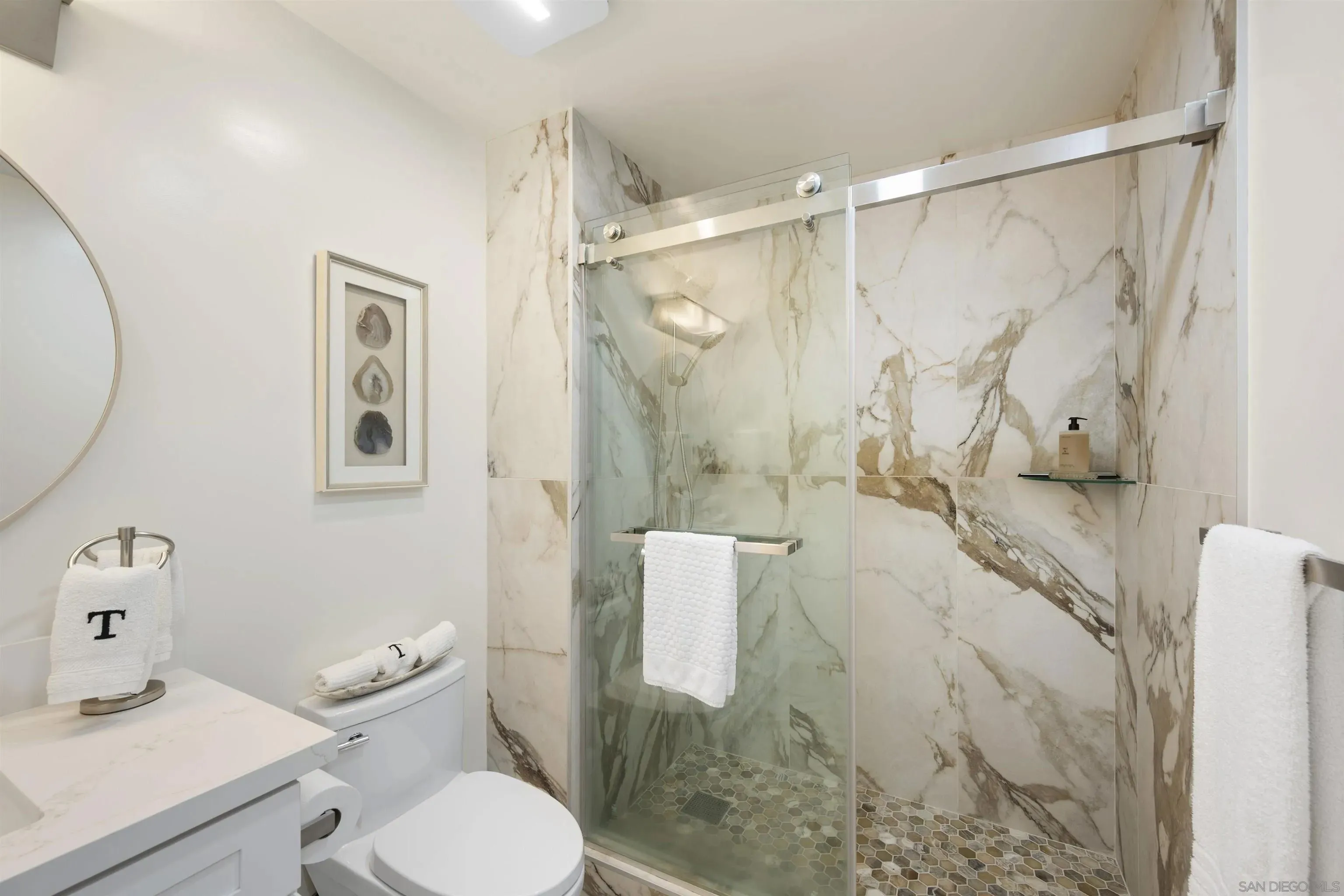 San Diego, California 92101, United States, 3 Bedrooms Bedrooms, ,3 BathroomsBathrooms,Residential,Active,217109