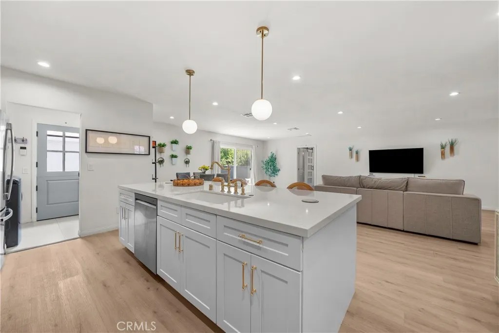 8054 Cedros