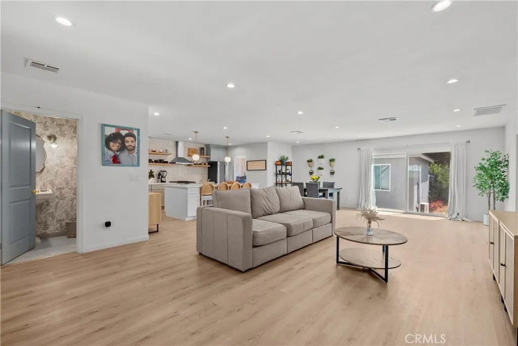 8054 Cedros