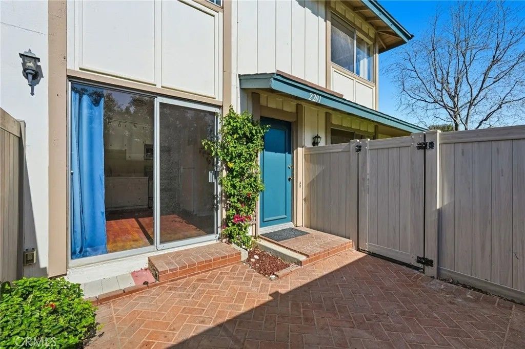 Photo of 2201 Sonoma Court, Thousand Oaks, CA 91362 (MLS # AR26027636)