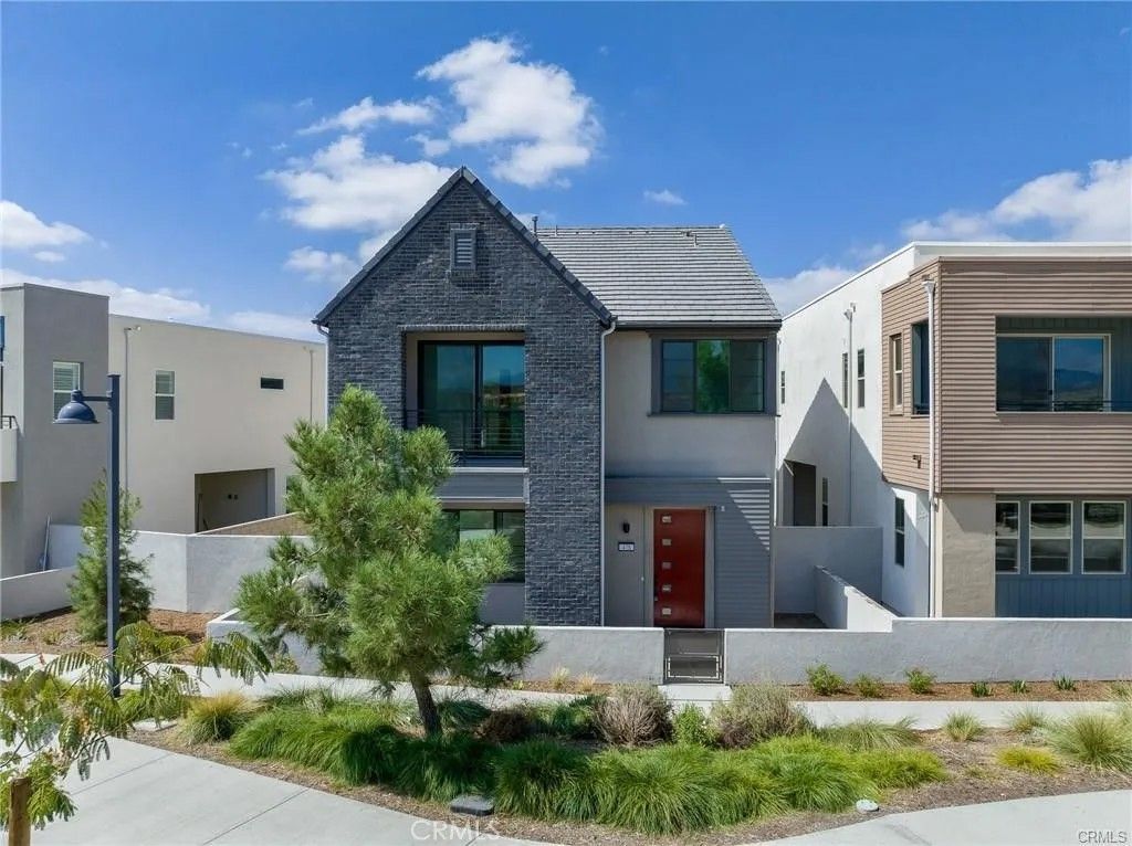 Photo of 478 chorus, Irvine, CA 92618 (MLS # OC26007849)