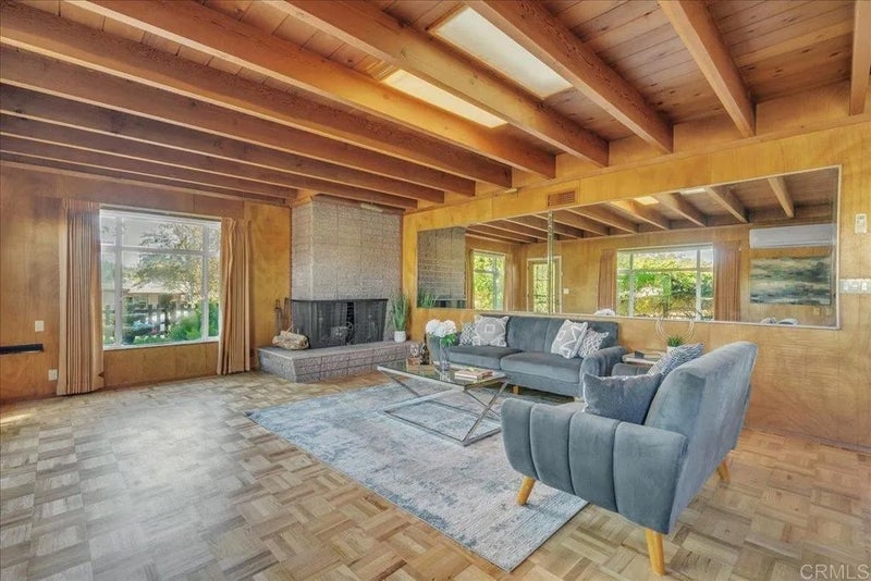 820 E 5th Avenue -