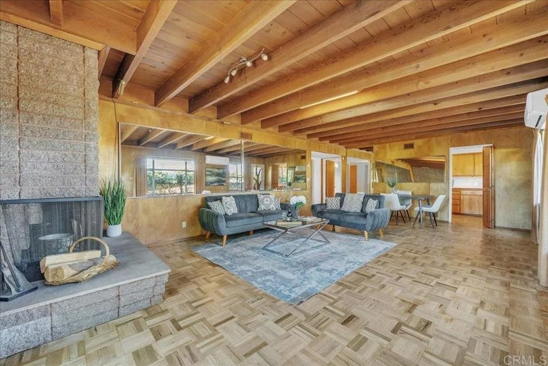 820 E 5th Avenue -