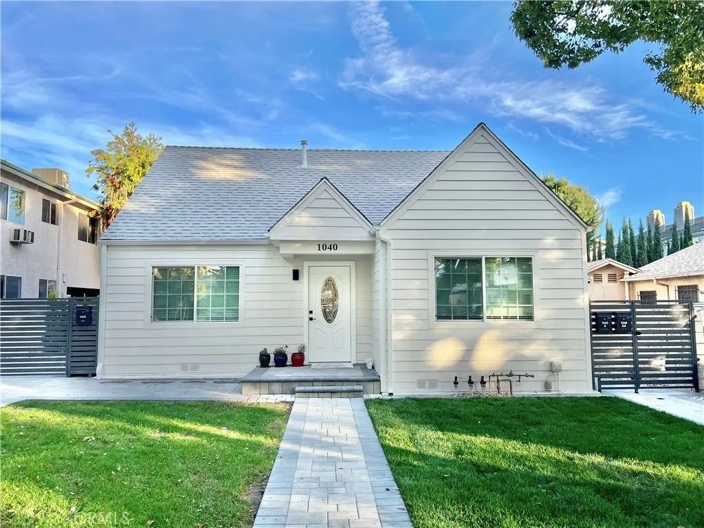 Photo of 1040 Ruberta Avenue #A, Glendale, CA 91201 (MLS # GD26044313)