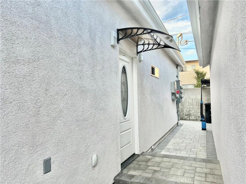 Photo of 1040 Ruberta Avenue #A, Glendale, CA 91201 (MLS # GD26044313)