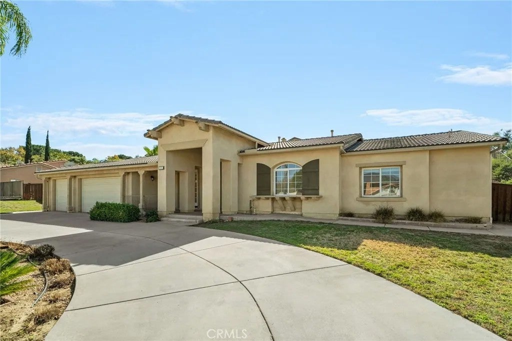 Photo of 1332 Park AVE, San Jacinto, CA 92583 (MLS # CV26233273)
