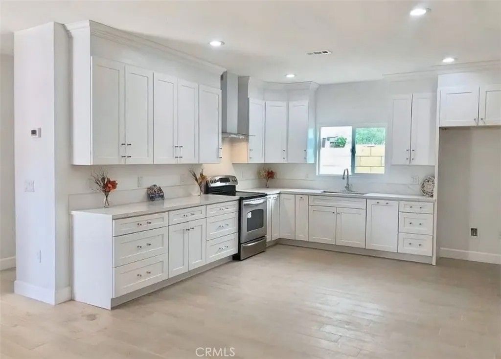 Photo of 125 Orangewood St, Colton, CA 92711 (MLS # IG25267746)