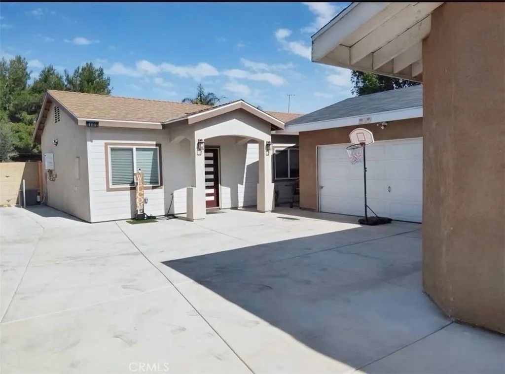 Photo of 125 Orangewood St, Colton, CA 92711 (MLS # IG25267746)