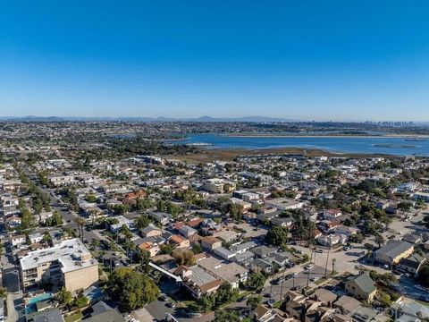 1805 Thomas Ave San Diego CA 92109