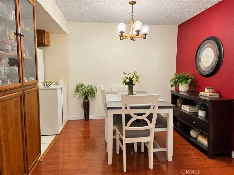 83 Town and Country Road 137