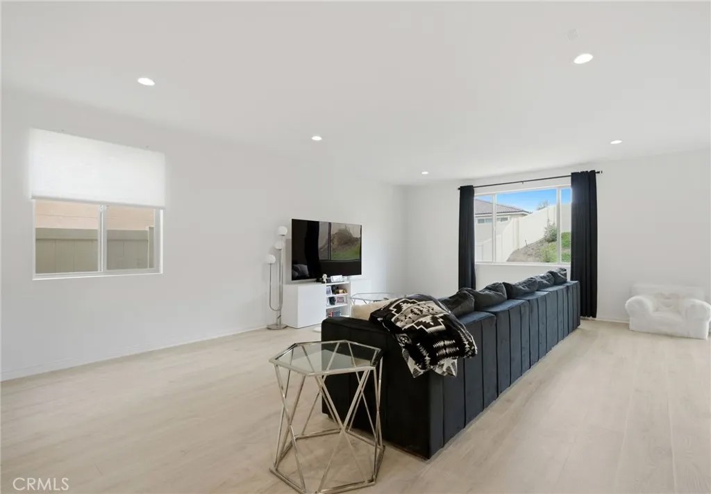 25337 Circle Stone