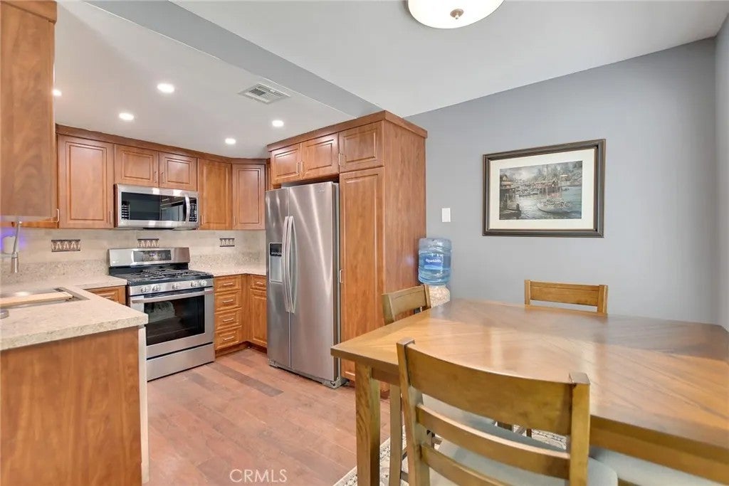 878 W 13th