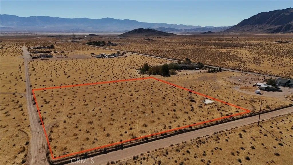 Photo of 713 Waalew, Lucerne Valley, CA 92356 (MLS # HD26000288)