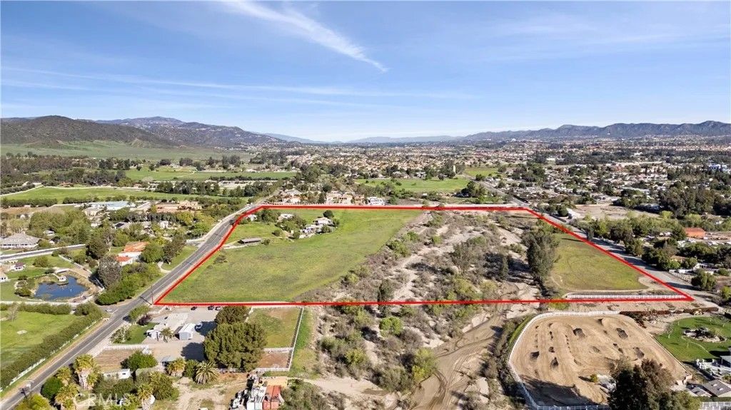 Photo of 25070 Hayes Ave, Murrieta, CA 92562 (MLS # SW25097479)