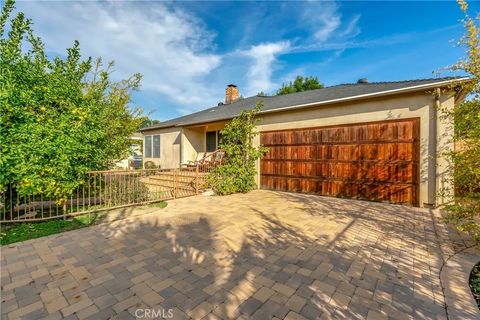Photo of 6268 Norwich Avenue, Van Nuys, CA 91411 (MLS # SR26003279)