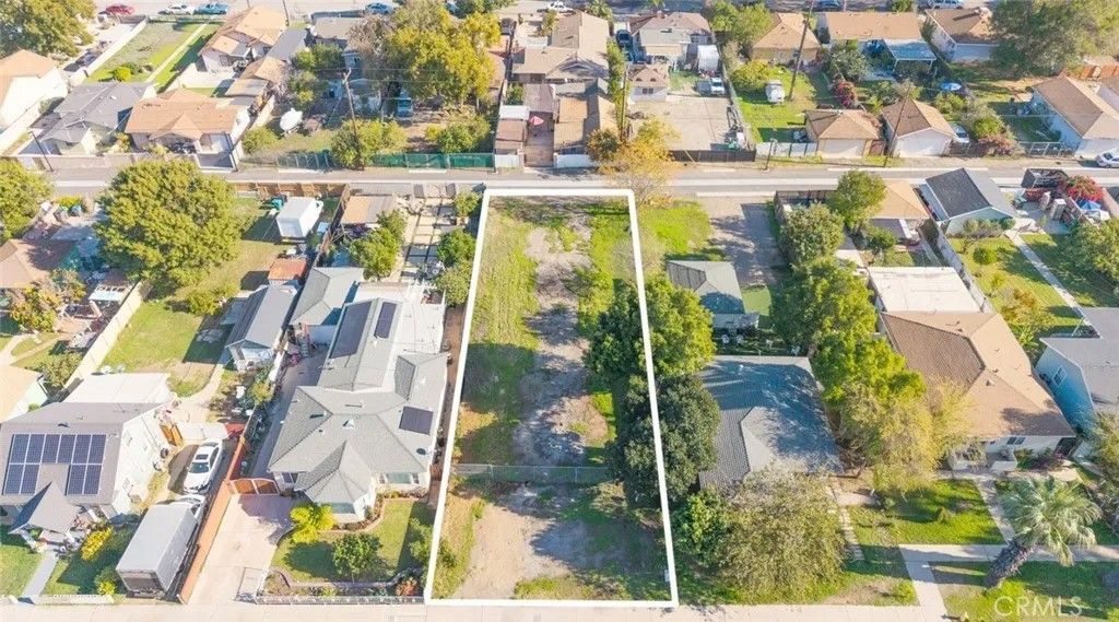 Photo of 929 Fullerton Ave, Corona, CA 92879 (MLS # IG25274064)