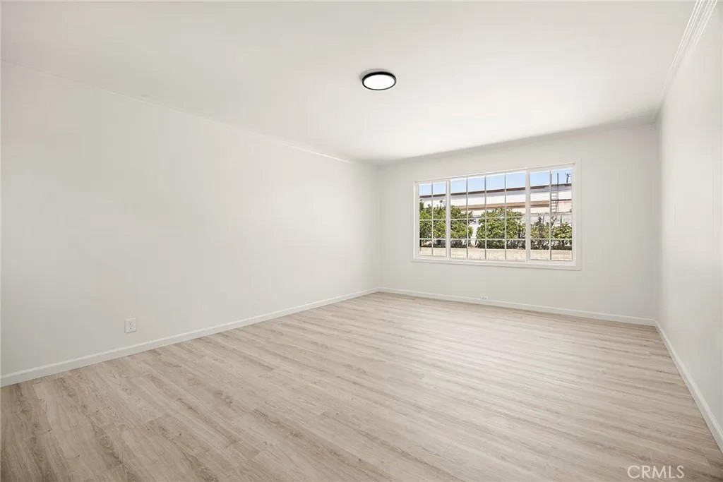 1432 S Kenmore