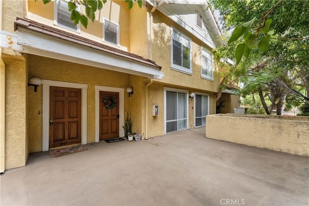 Photo of 451 S Oakland Avenue #4, Pasadena, CA 91101 (MLS # PF26019801)