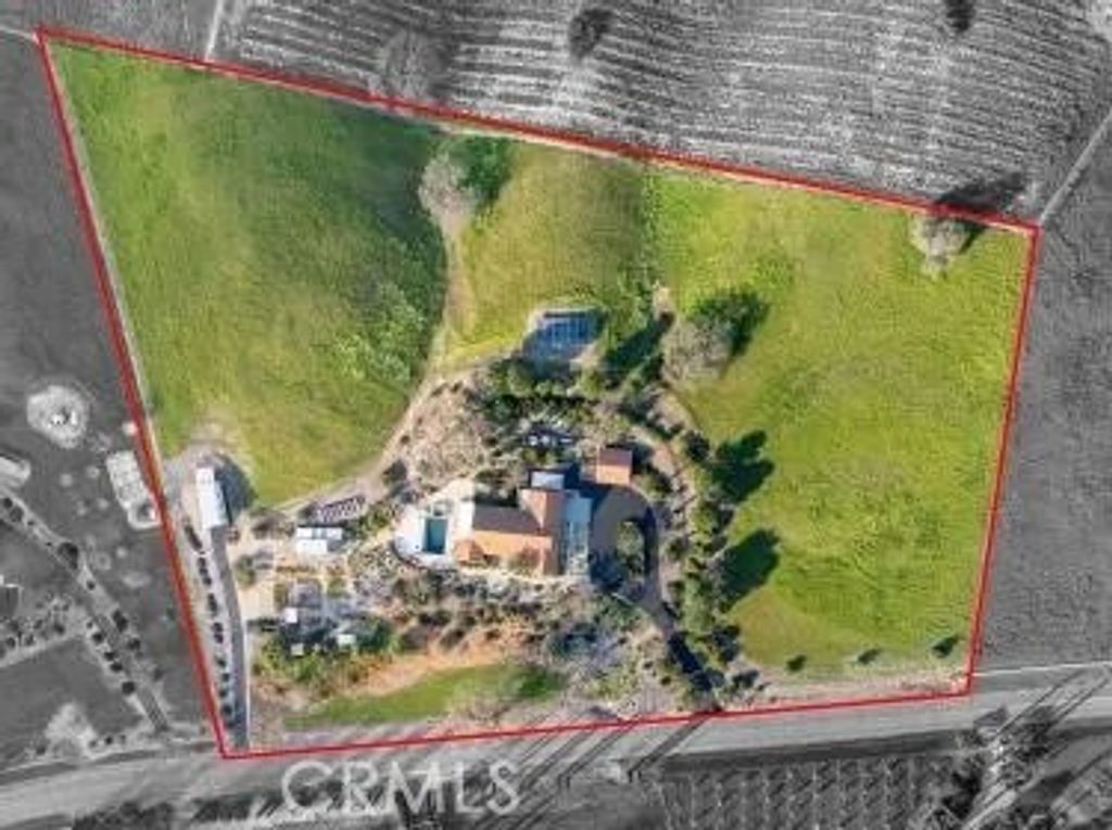 Photo of 1690 Barley Grain, Paso Robles, CA 93446 (MLS # NS26037838)