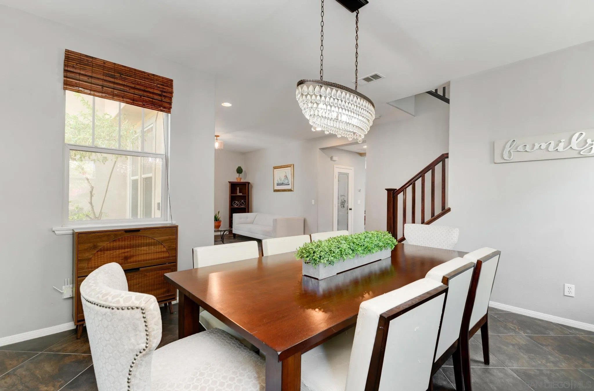 1675 Picket Fence