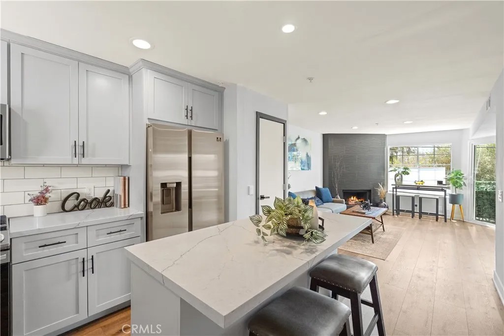 707 W 4th 8