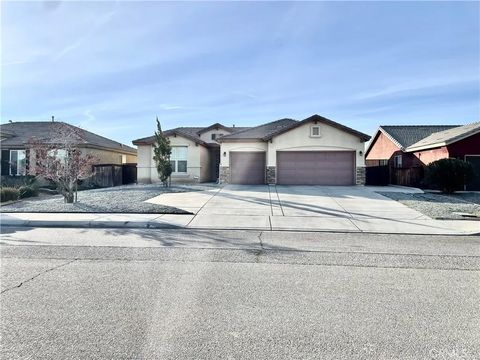 Photo of 13953 Tawney Ridge Ln, Victorville, CA 92394 (MLS # CV26030162)