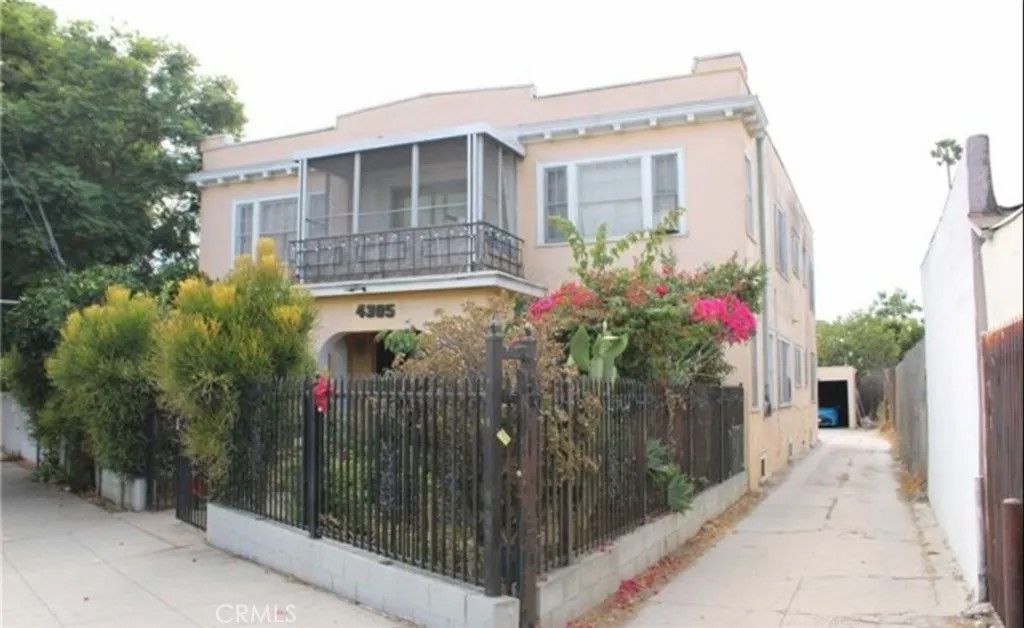 Photo of 4305 San Pedro Pl, Los Angeles, CA 90011 (MLS # DW25281678)