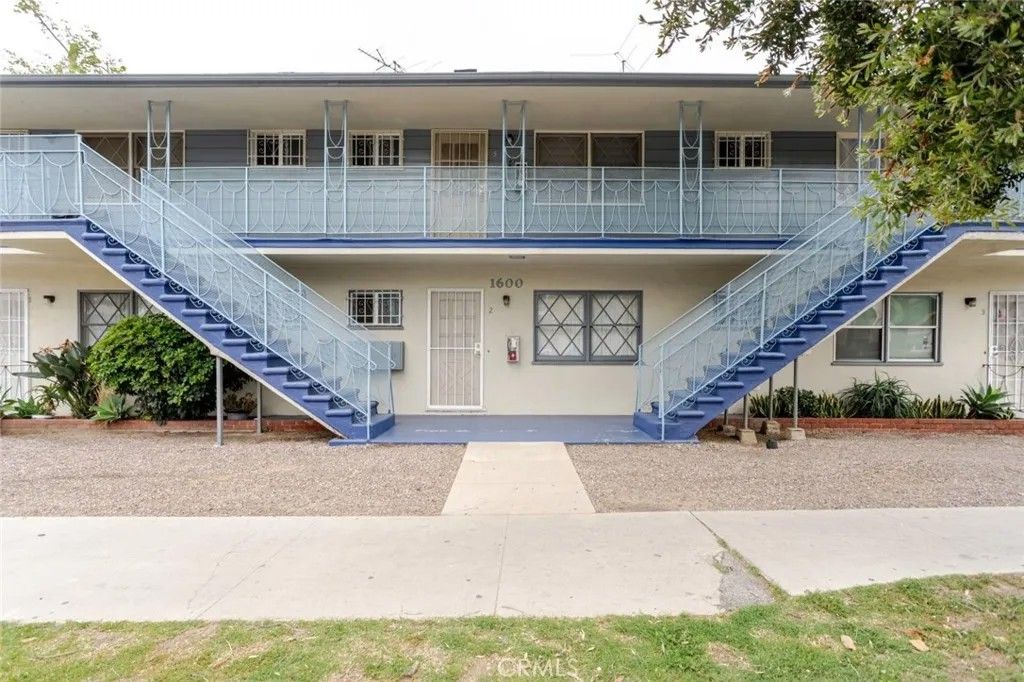 Photo of 1600 W Glenoaks Boulevard #5, Glendale, CA 91201 (MLS # GD26052731)