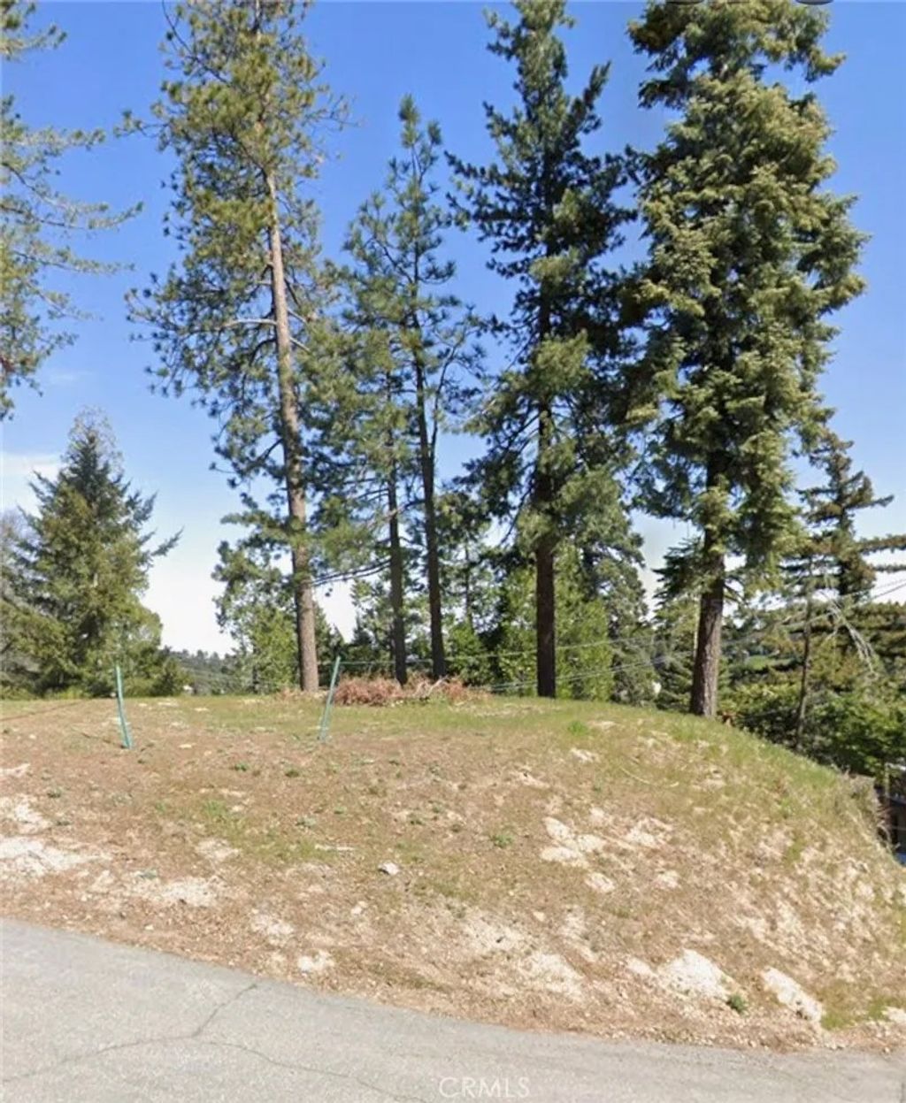 Photo of 24666 Geneva Dr, Crestline, CA 92325 (MLS # OC26018015)