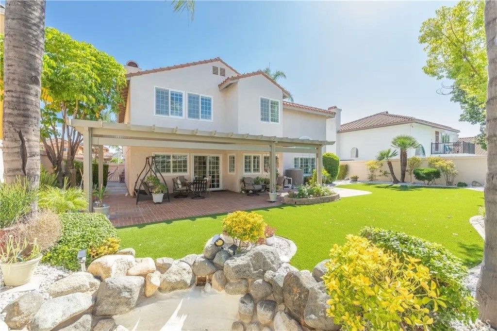 Photo of 24531 Avenida Arconte, Murrieta, CA 92562 (MLS # SW26079165)