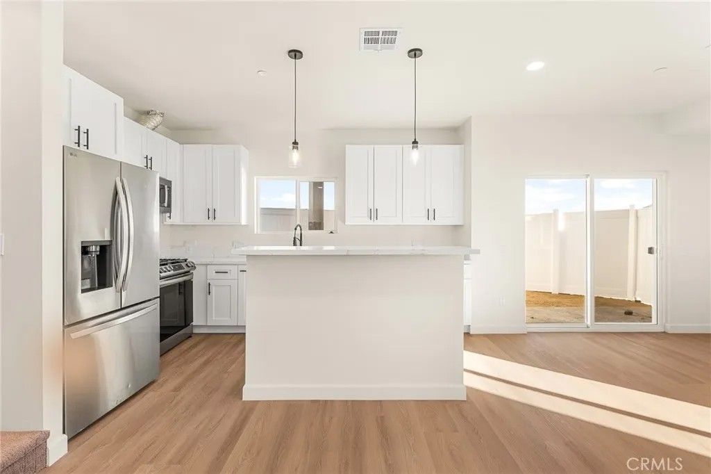 Photo of 904 Hert St, Colton, CA 92324 (MLS # DW25271919)