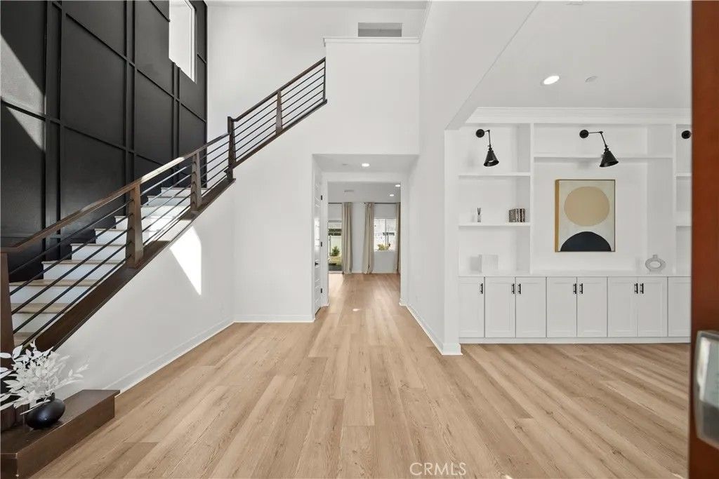 Photo of 17715 Hillside Way, Canyon Country, CA 91350 (MLS # SR26063840)