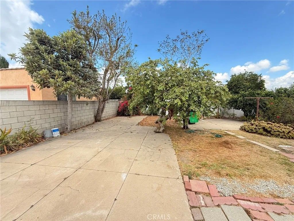 Photo of 909 Hershey Ave, Monterey Park, CA 91755 (MLS # TR25237953)