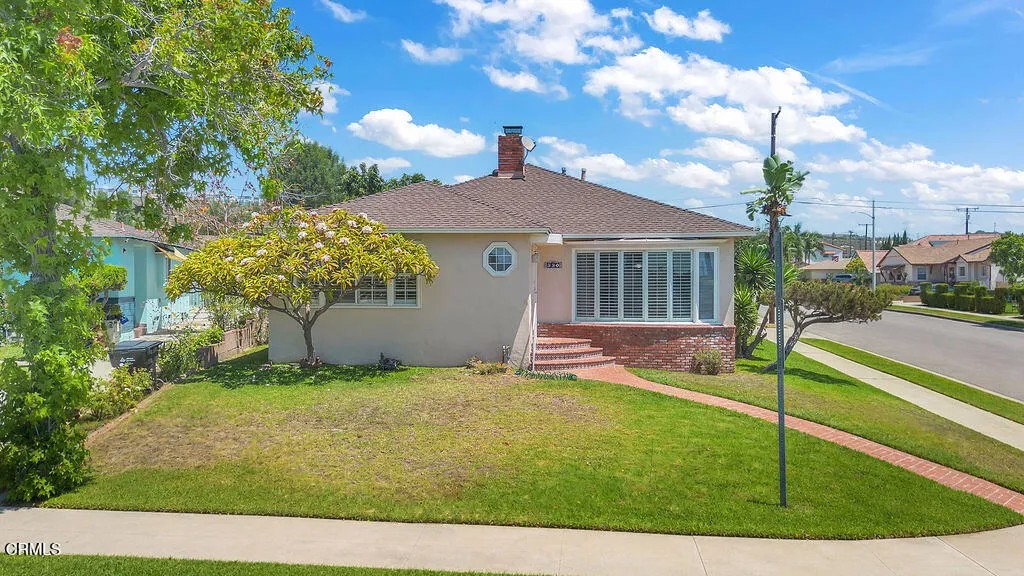 330 E Oakmont Drive